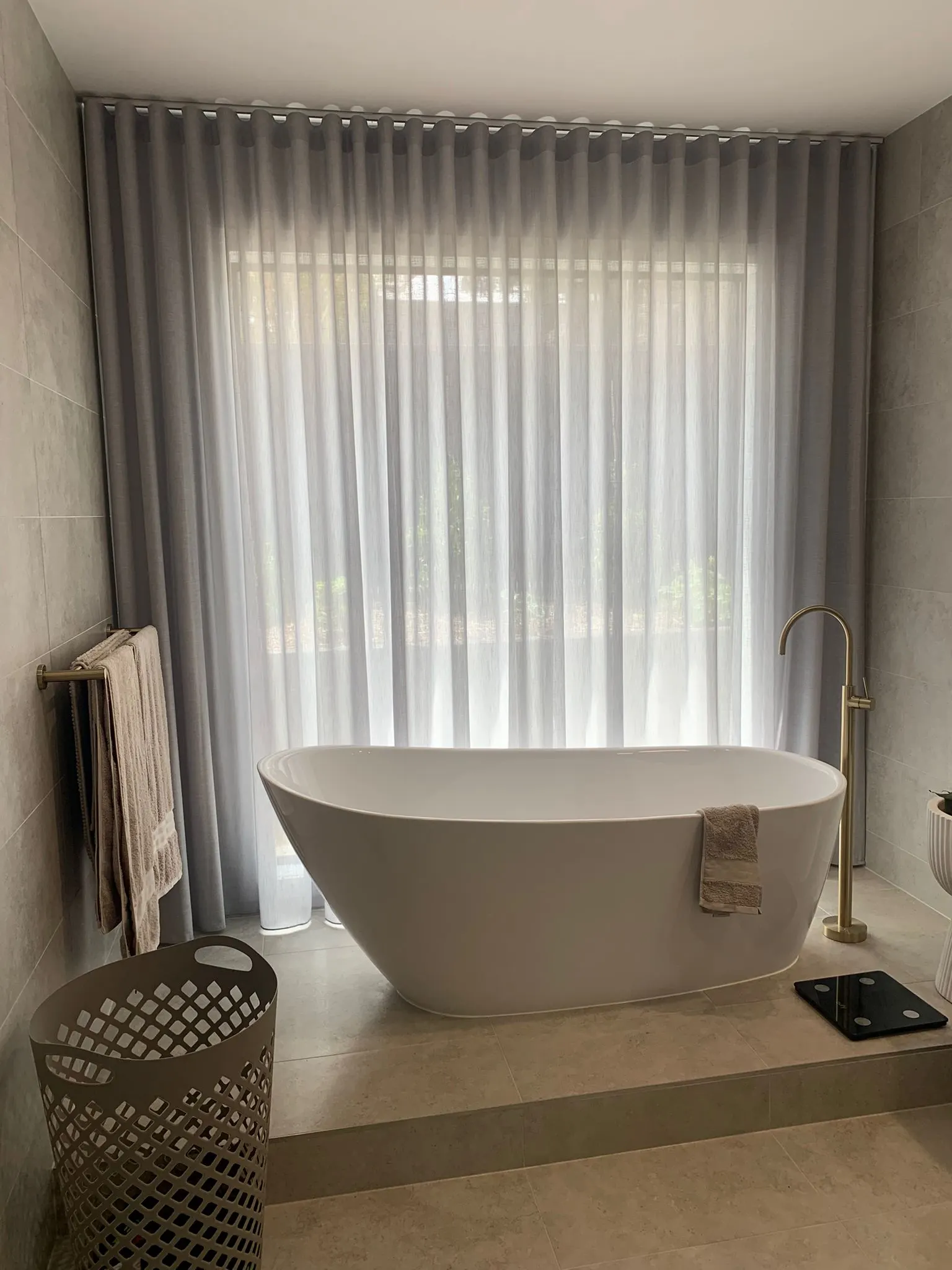 Custom blinds and curtains installation in South Morang Melbourne
