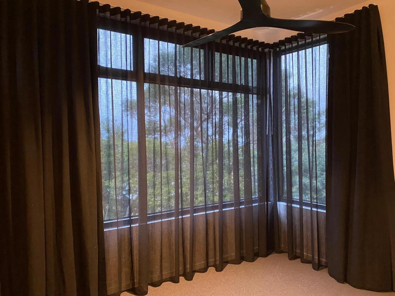 Custom blinds and curtains installation in Southport Melbourne